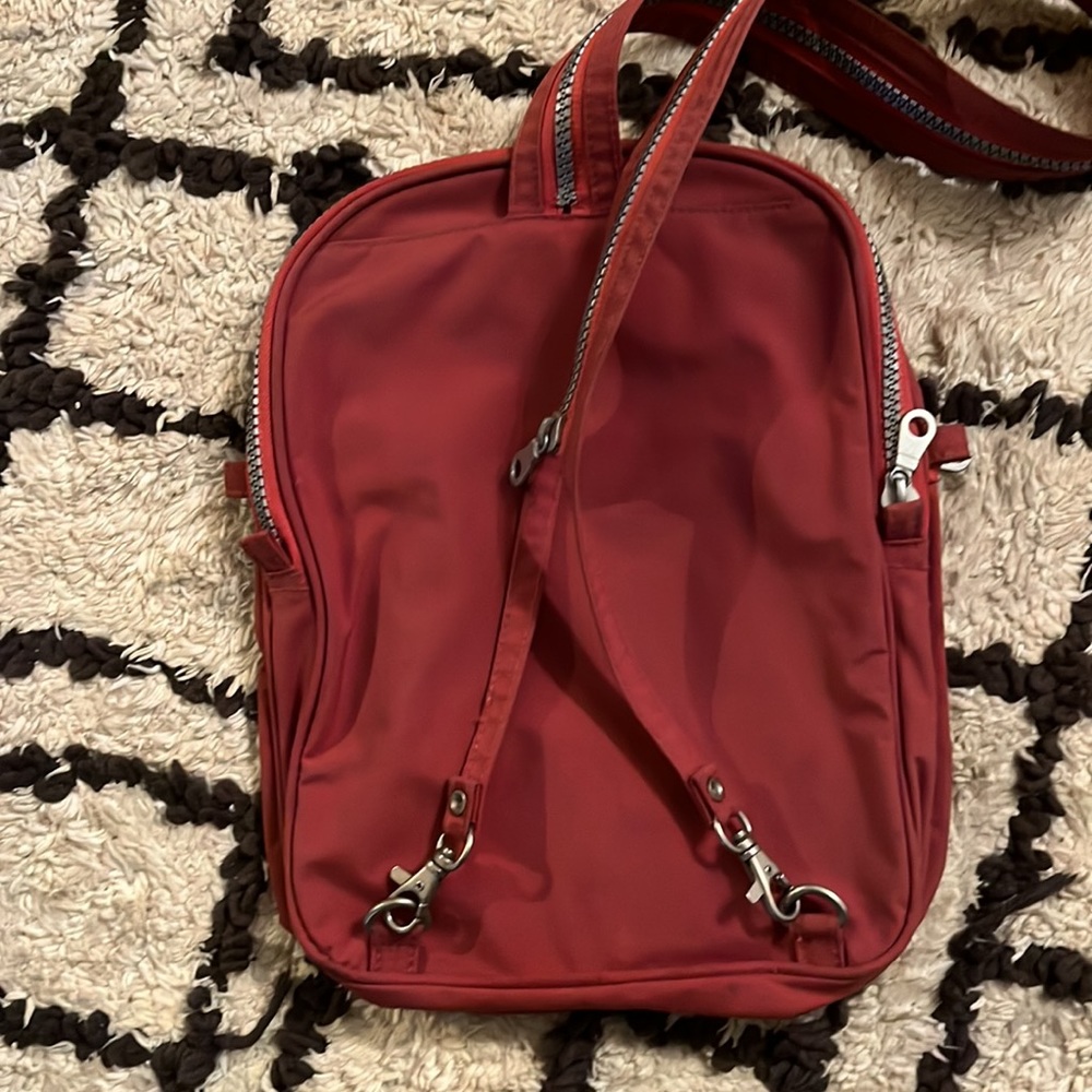 Me Backpack - Picture 3 of 4